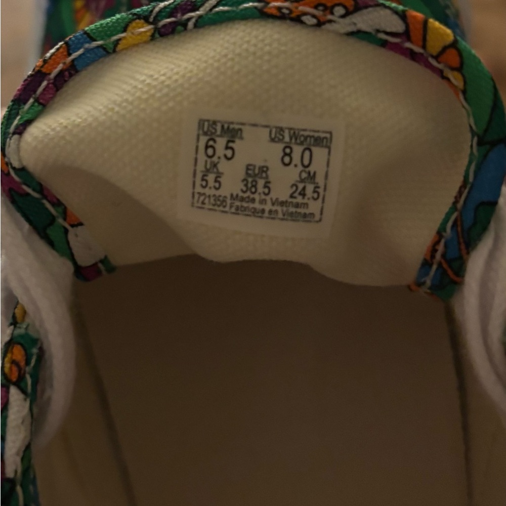 Vans - Picture 7 of 7